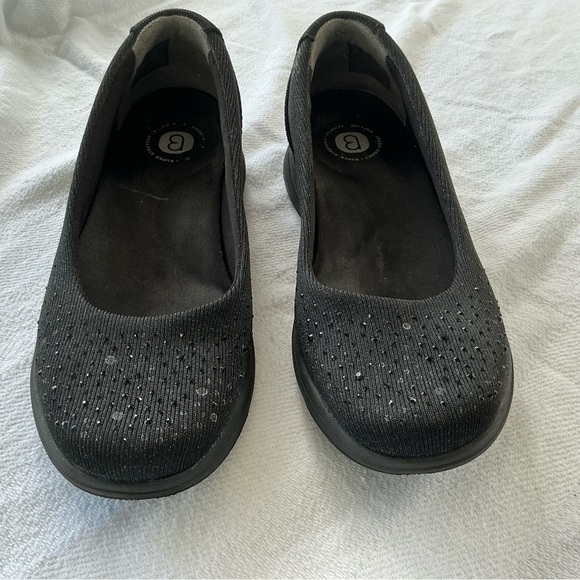 Bzees Black Women's Slip-On Flats - Picture 1 of 5